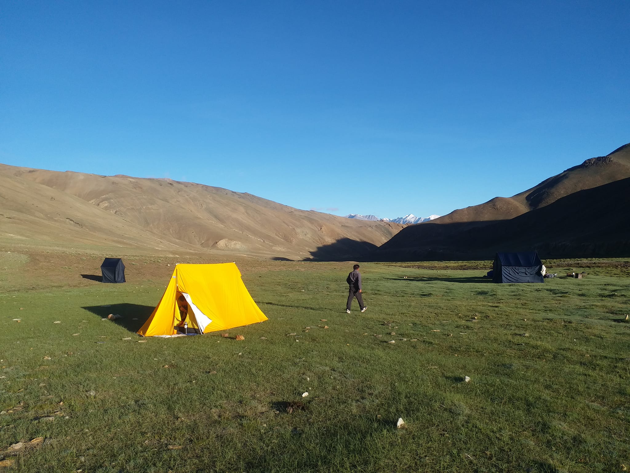 Solo traveller in Ladakh landscape